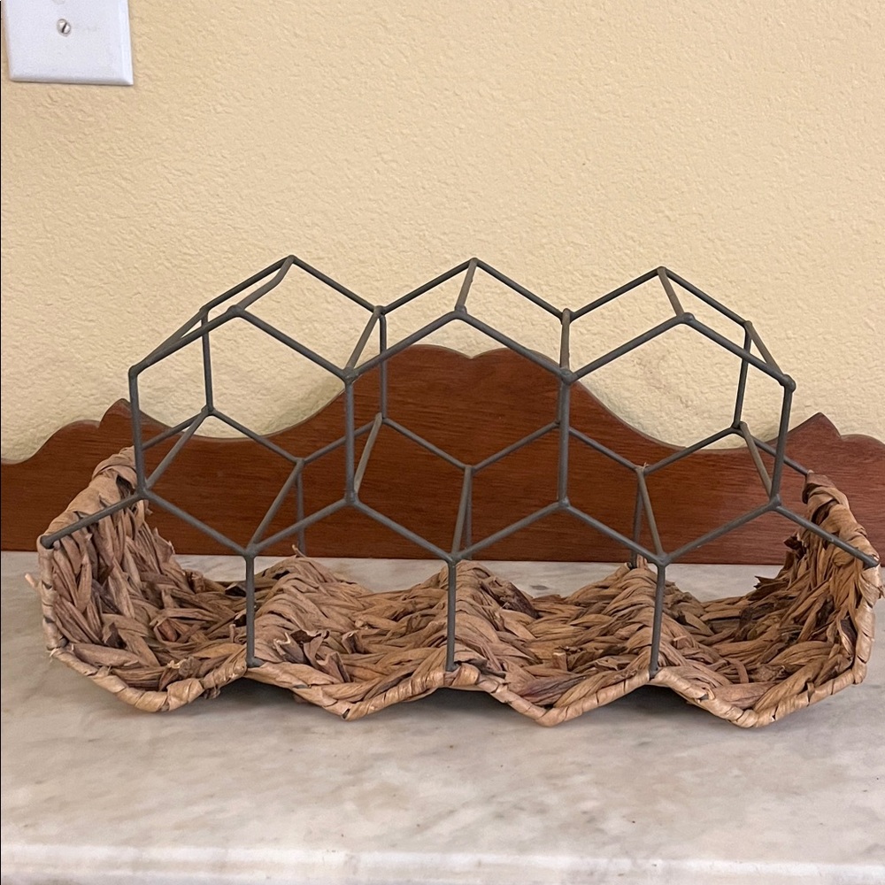 Woven Wine 🍷 Rack With Metal Geometric/Honeycomb Design